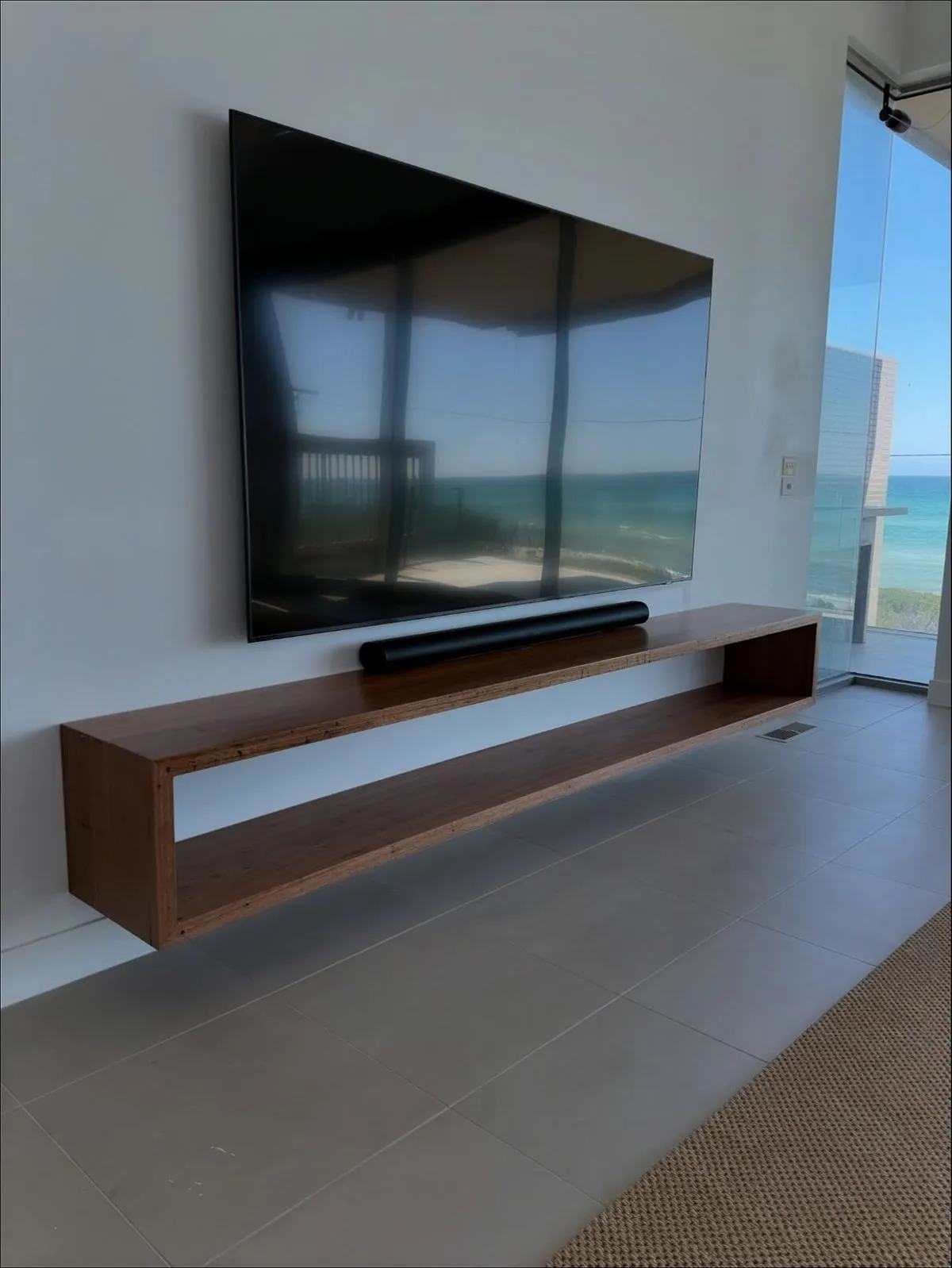Mueble TV en madera maciza